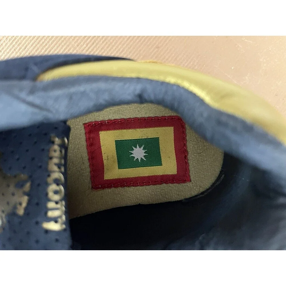 Saucony x Politics collab Courageous 
